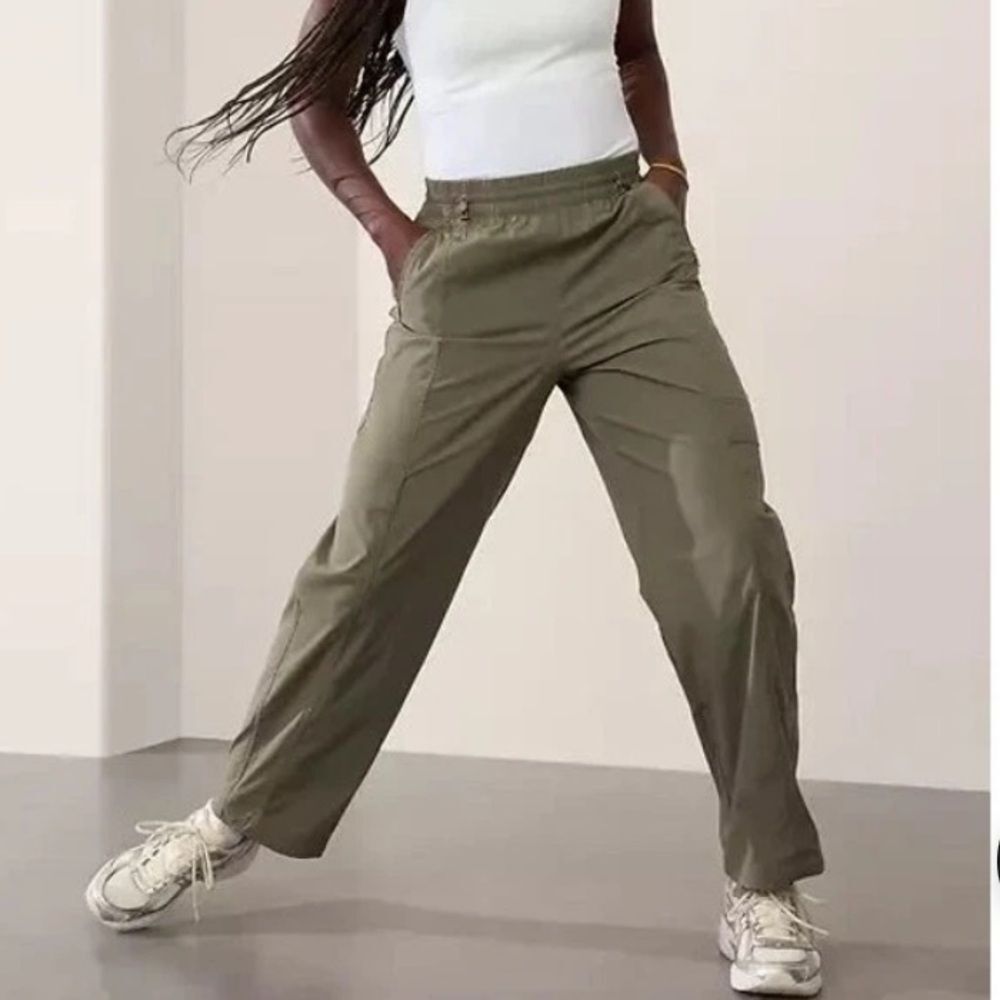 Athleta Cascade Poplin Cargo Mossy Pant Size XXS
